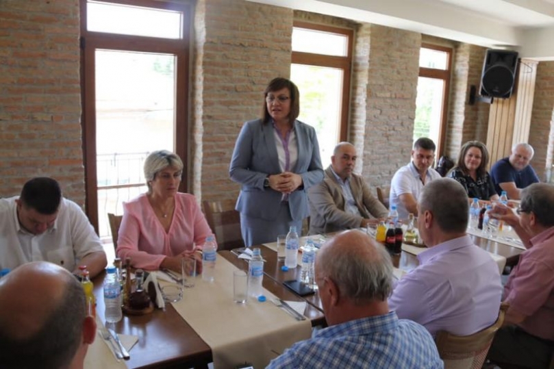 6ee6524d64ae217a8dd52a3dafd6dc59_L