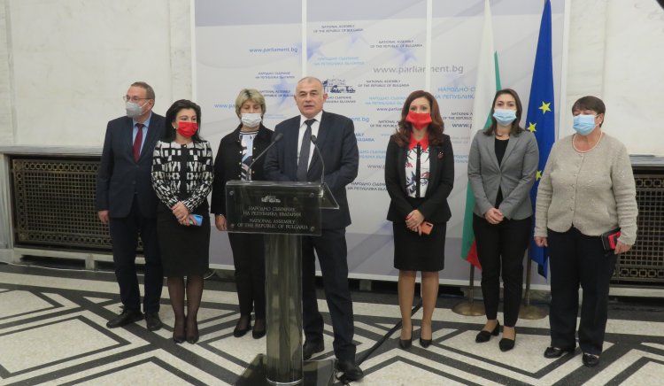 a0240c085acd221f32e404177be1a78e