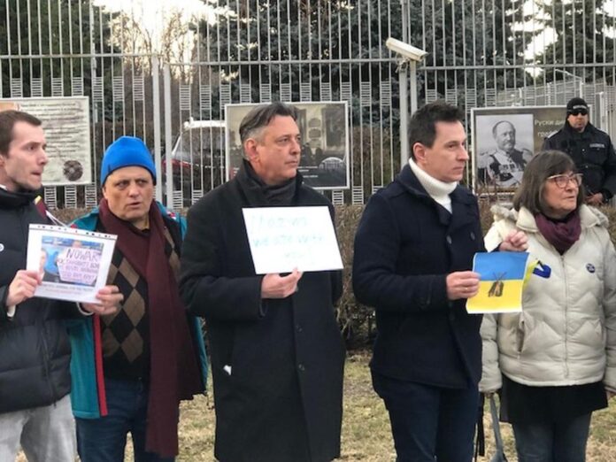 991-ratio-marina-ovsianikova-protest