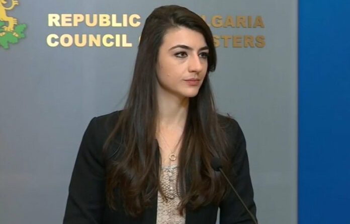 lena-borislavova-696x458-1-696x445