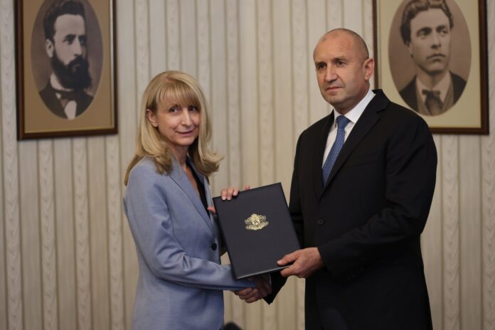 e9c94d27d9cf43139e654f2d42bd2148