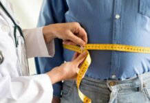 ГОЛЯМОТО ПЛЮСКАНЕ: Ето колко пълнеем по Коледа!