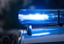 Тежка катастрофа край Черноземен, кола е по таван