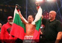 Кобрата се завърна с гръм, смаза американец в белязан от скандал мач