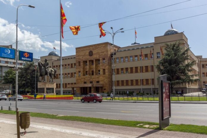 991-ratio-rs-makedoniia-parlament