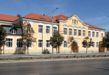 ПОТРЕС! САМО ДЕЙЛИ ПРЕС РАЗКРИ: Ето коя е „елитната“ столична гимназия, чието ръководство и медии крият заради ПЕДОФИЛА-ДАСКАЛ, ХРИСТО КИРЕВ! Извратеният учител е бил скандално уволнен и от предишно училище!