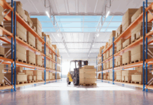 Производството в бизнес услугите в България през август намалява на месечна и на годишна основа