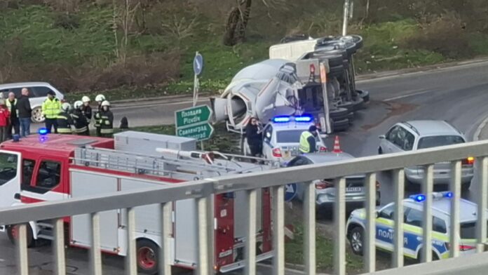 c8fb172bb0b8d6857ae100eb3f3f33fa