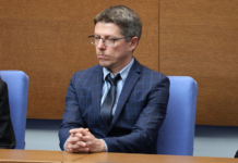 Цицелков хвърли оставка и избяга от въпроси