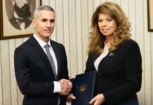 Йотова връчи мандата на Гюров, той обяви на какви министри ще разчита